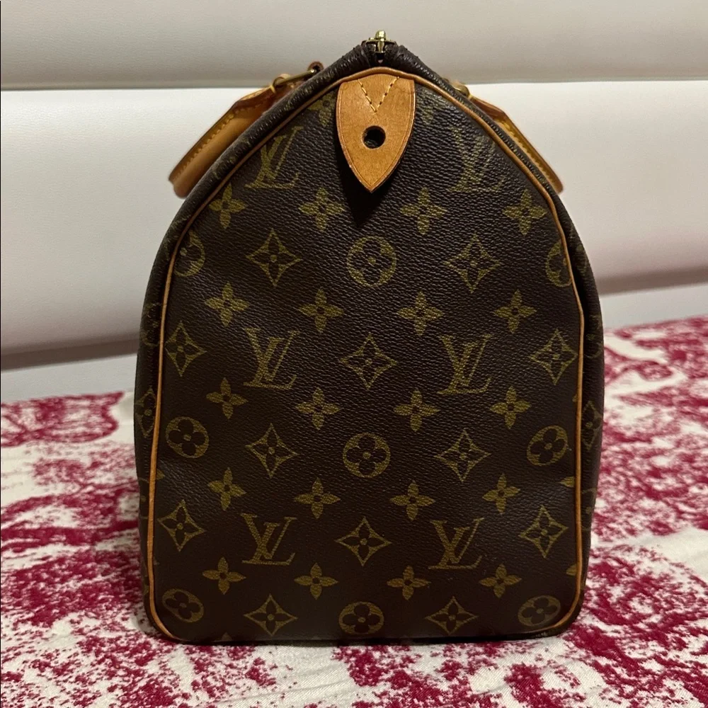 Louis Vuitton Monogram Speedy 40